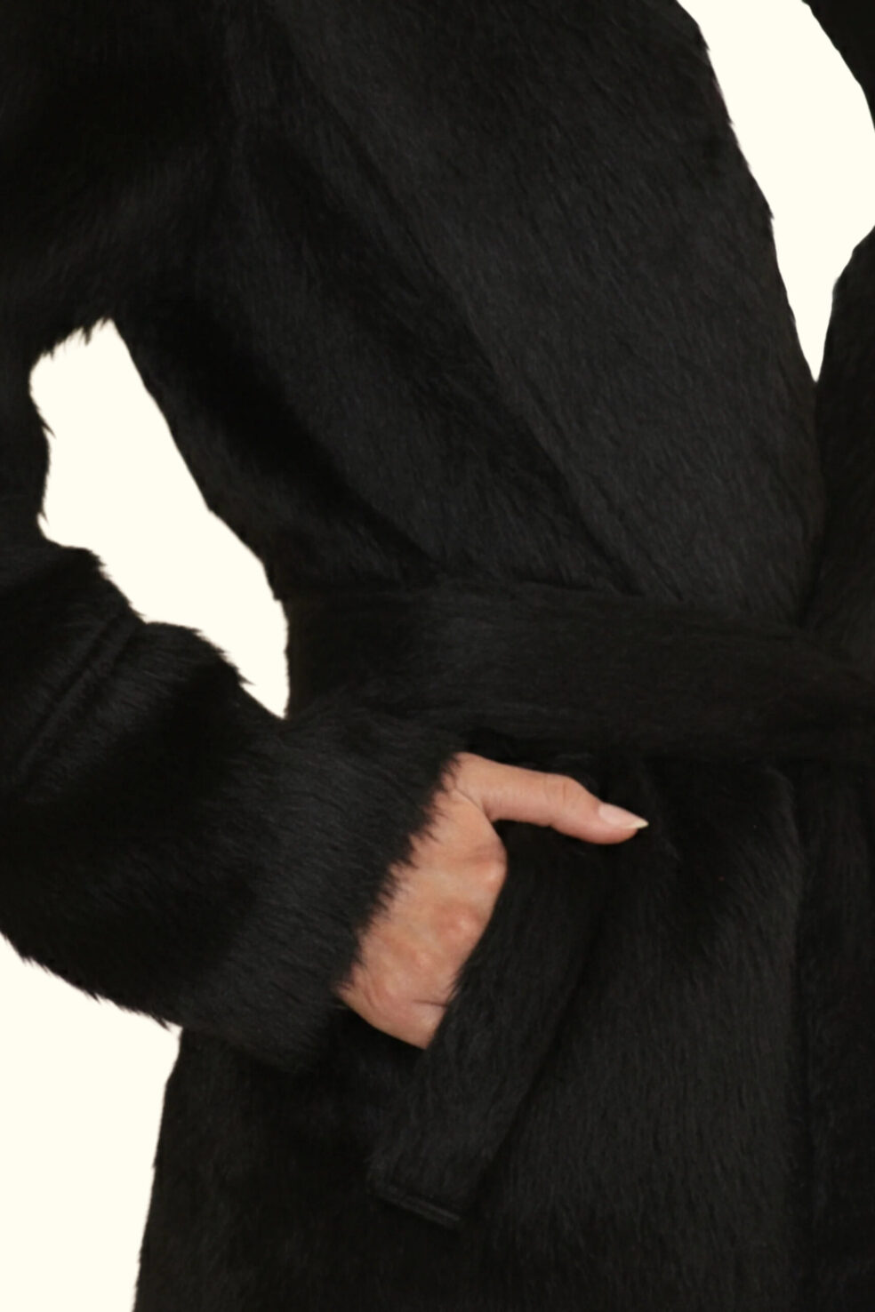 munay coat uma black close up